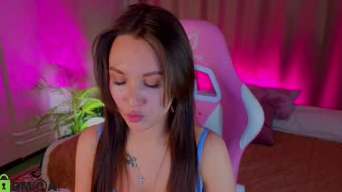 Zlata  Mon Tue Thu Fri Sun Sa GMT 3 0000pm - 0600pm  online show from 18, 10, 2025
