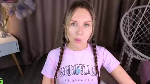 Zlata  Mon Tue Thu Fri Sun Sa GMT 3 0000pm - 0600pm  online show from 11, 7, 2026