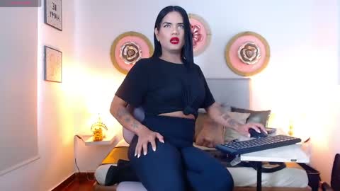 zoe_hecate online show from 13, 4, 2026