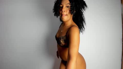 zoe_hot55 online show from 16, 1, 2025