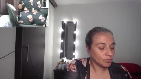 zoe hotxxx online show from 18, 9, 2025