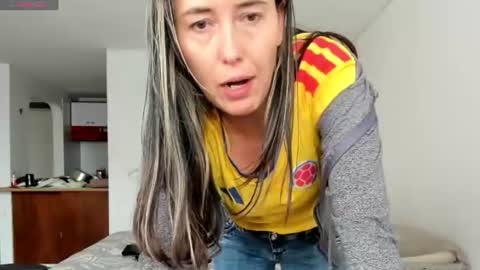 Snapshot of zoe_jeane_beker chatting on 8, 7, 2026 ZOE online show from 8, 7, 2026