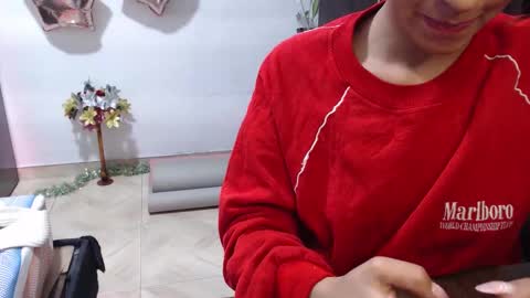 Snapshot of zoe_khall chatting on 22, 12, 2025 ZOE online show from 22, 12, 2025