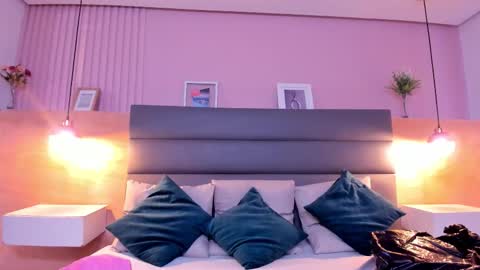 Zoe Novakk  online show from 5, 11, 2025