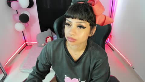 zoe_sullivan_ online show from 12, 12, 2024