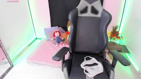 zoe_sullivan_ online show from 24, 12, 2024