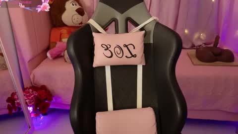 zoe_sullivan_ online show from 27, 3, 2026