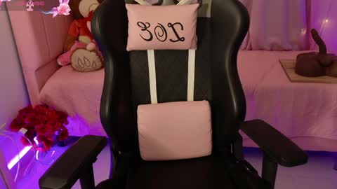 zoe_sullivan_ online show from 22, 5, 2026