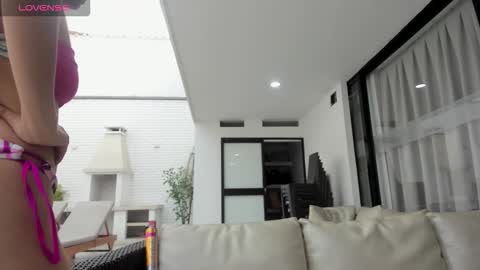 zoeblanc online show from 10, 1, 2026