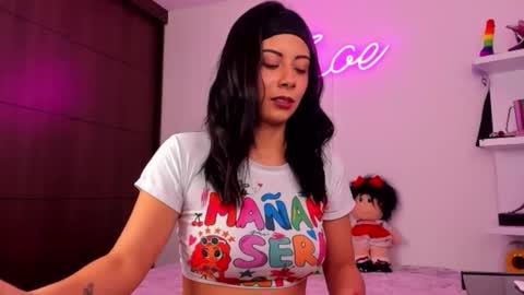 zoecams online show from 10, 9, 2025