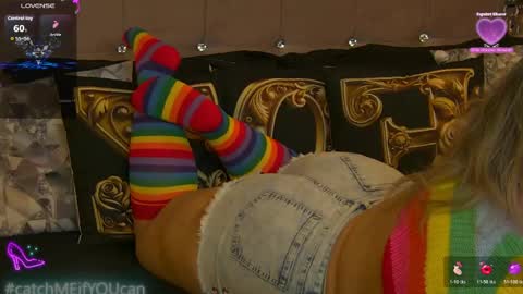 ZoeMesmerize online show from 15, 4, 2026