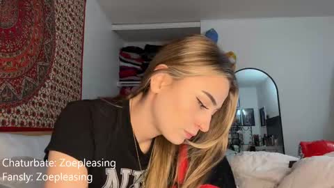 zoepleasing online show from 11, 10, 2025