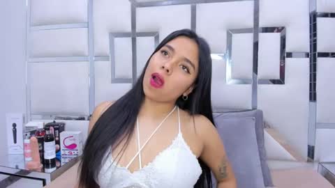 ZoeSwam online show from 19, 2, 2025