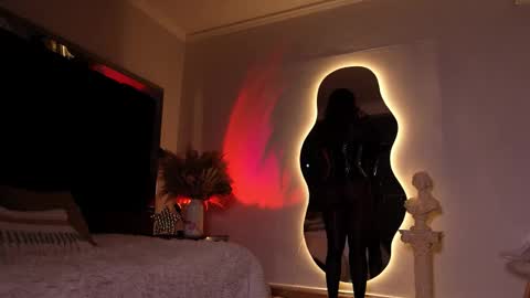 zoevidal_ online show from 12, 1, 2026