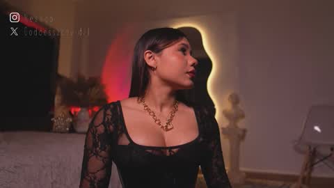 zoevidal_ online show from 10, 2, 2026