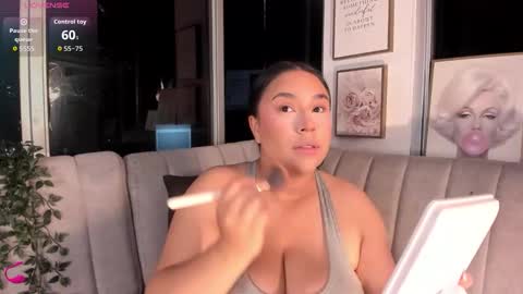 zoey thommpson online show from 6, 10, 2025