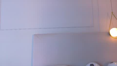Snapshot of zoeypetit chatting on 8, 7, 2026 Zoey online show from 8, 7, 2026