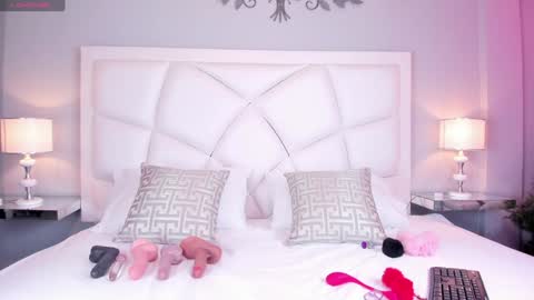 Z O E online show from 7, 2, 2025