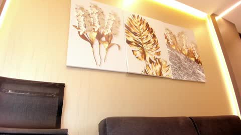 CAROLINA online show from 31, 1, 2025