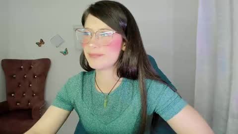 Snapshot of zooeybelair chatting on 3, 5, 2026 Alicie online show from 3, 5, 2026
