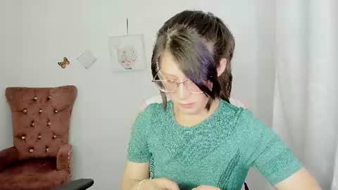 Snapshot of zooeybelair chatting on 2, 7, 2026 Alicie online show from 2, 7, 2026