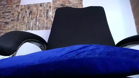 zousxxx online show from 4, 2, 2026