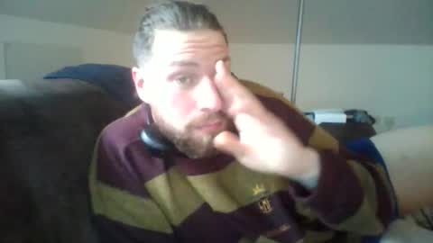 Snapshot of zubit chatting on 6, 11, 2025 zubit online show from 6, 11, 2025