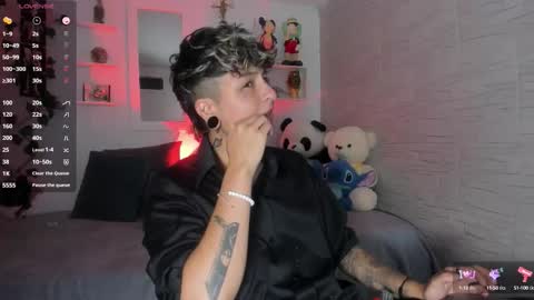 Snapshot of zuryramirez_ chatting on 13, 10, 2025 Zury Ramirez online show from 13, 10, 2025