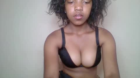 Snapshot of zyraelle_01 chatting on 3, 5, 2026 zyraelle_01 online show from 3, 5, 2026