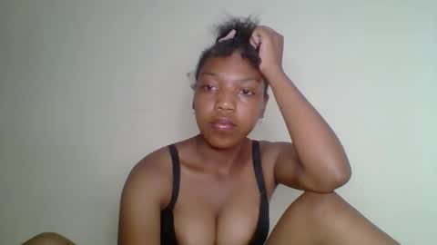 Snapshot of zyraelle_01 chatting on 4, 5, 2026 zyraelle_01 online show from 4, 5, 2026