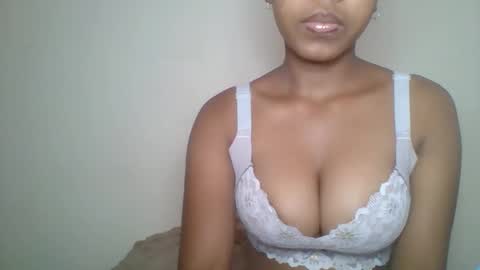 Snapshot of zyraelle_01 chatting on 16, 5, 2026 zyraelle_01 online show from 16, 5, 2026