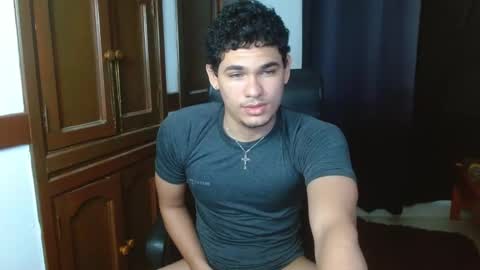 Snapshot of zyrosxk chatting on 21, 10, 2025 antonio felipe online show from 21, 10, 2025