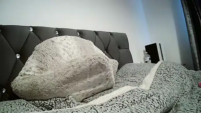 AaliyahLux online show from 3, 10, 2025