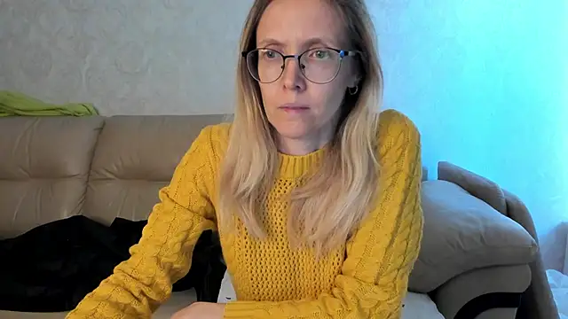 Snapshot of angelmommu chatting on 26, 2, 2025 angelmommu online show from 26, 2, 2025