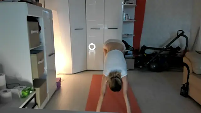 Snapshot of angelmommu chatting on 19, 3, 2025 angelmommu online show from 19, 3, 2025