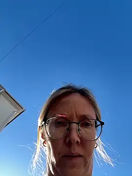 Snapshot of angelmommu chatting on 25, 9, 2025 angelmommu online show from 25, 9, 2025