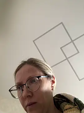 Snapshot of angelmommu chatting on 23, 10, 2025 angelmommu online show from 23, 10, 2025