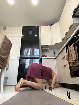 Snapshot of angelmommu chatting on 6, 11, 2025 angelmommu online show from 6, 11, 2025