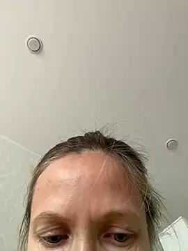 Snapshot of angelmommu chatting on 29, 11, 2025 angelmommu online show from 29, 11, 2025