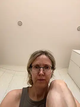 Snapshot of angelmommu chatting on 18, 2, 2026 angelmommu online show from 18, 2, 2026