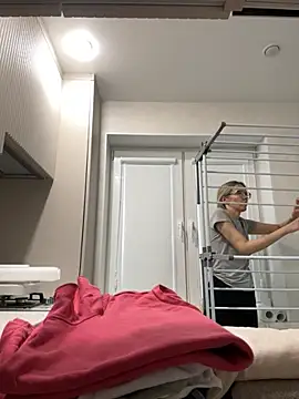 Snapshot of angelmommu chatting on 4, 3, 2026 angelmommu online show from 4, 3, 2026