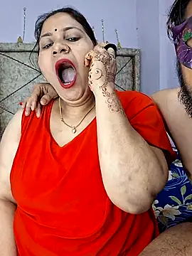 Snapshot of MOM-SUN-COUPLE chatting on 14, 2, 2025 MOM-SUN-COUPLE online show from 14, 2, 2025