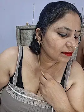 Snapshot of MOM-SUN-COUPLE chatting on 15, 3, 2025 MOM-SUN-COUPLE online show from 15, 3, 2025