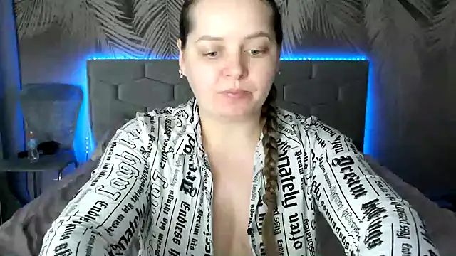 Snapshot of uliastar chatting on 7, 2, 2025 uliastar online show from 7, 2, 2025