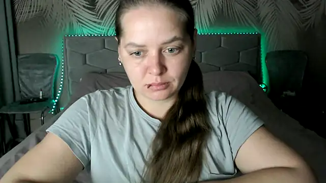 Snapshot of uliastar chatting on 21, 10, 2025 uliastar online show from 21, 10, 2025