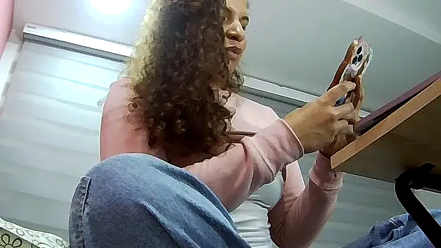 Snapshot of gatubelahot chatting on 15, 11, 2025 gatubelahot online show from 15, 11, 2025