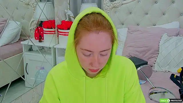 TinaBrook online show from 22, 9, 2025