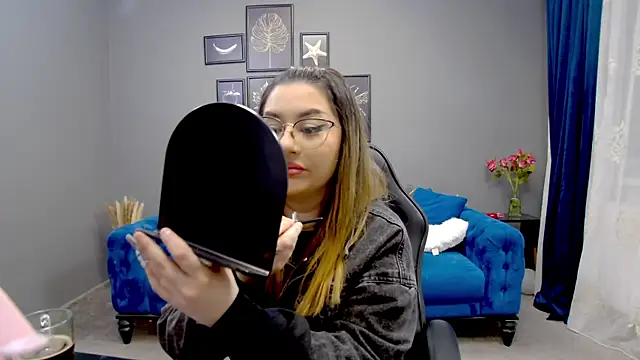 Katewalker  online show from 3, 3, 2025