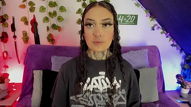 Cata green online show from 4, 2, 2025