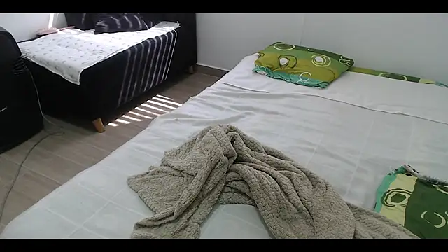 MommyMiaWs online show from 20, 1, 2025